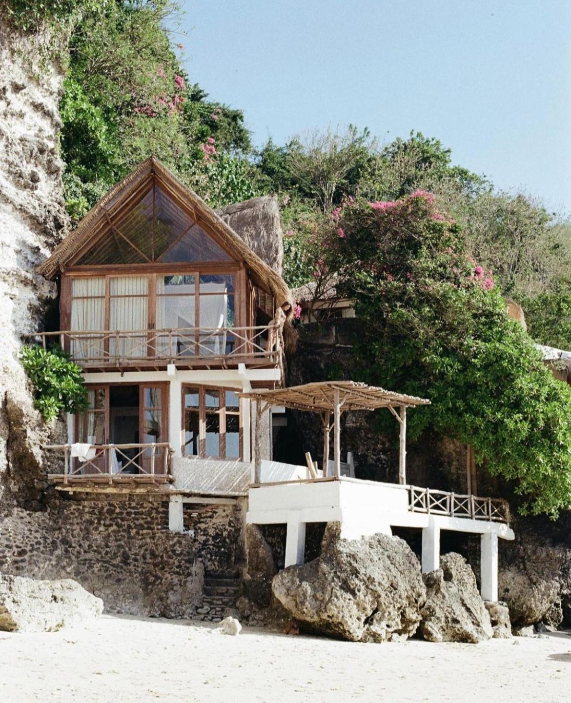 Surf Shack *