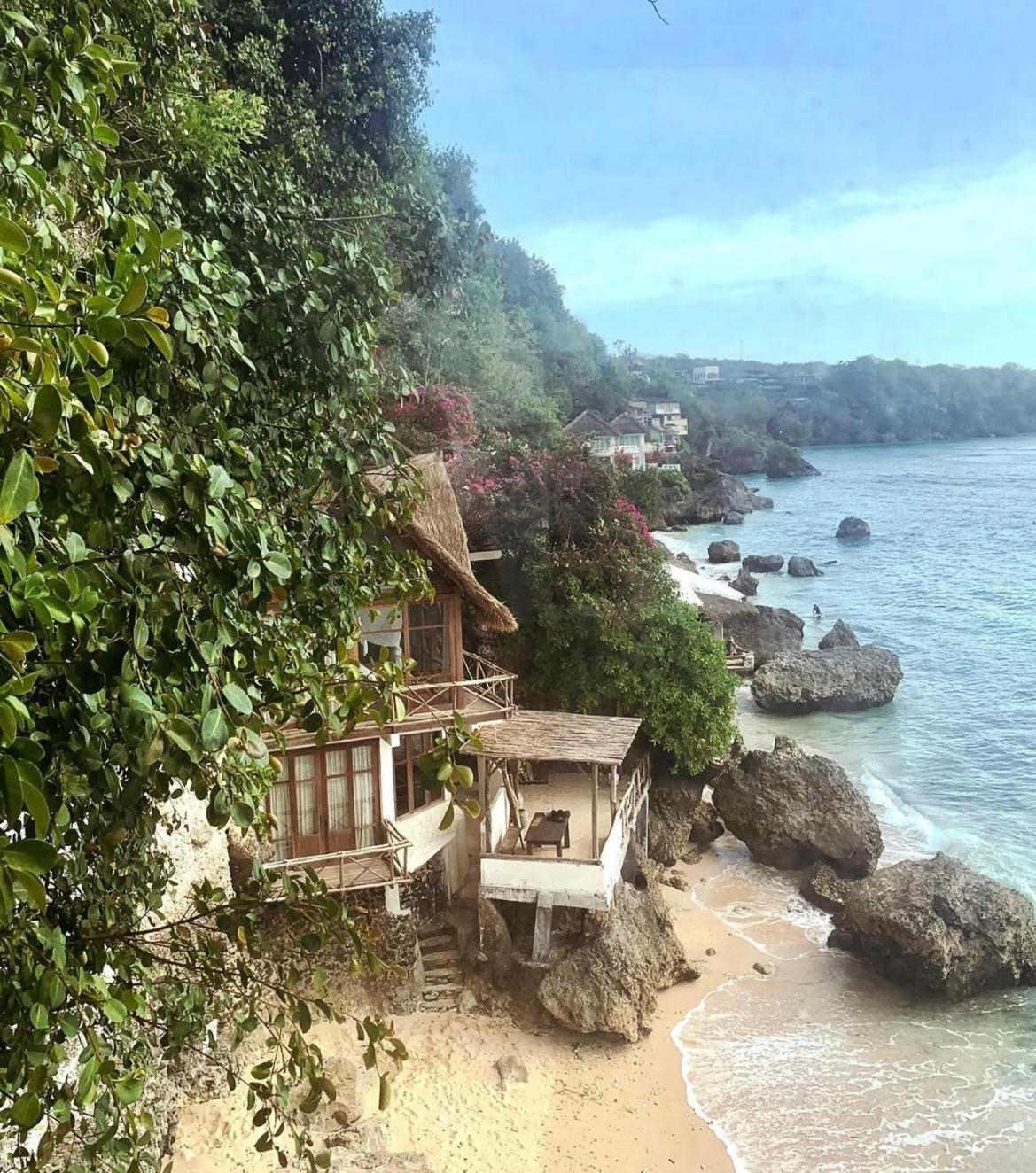 Surf Shack *